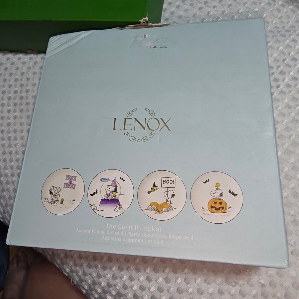 LENOX THE GREAT PUMPKIN ASSORTED ACCENT PLATES SET OF 4 - Picture 2 of 6